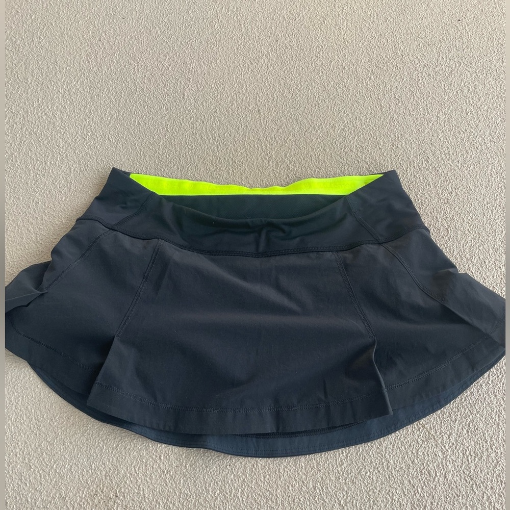 Lululemon Presta Skirt  Womens 4 Black Neon Yellow Ruffle